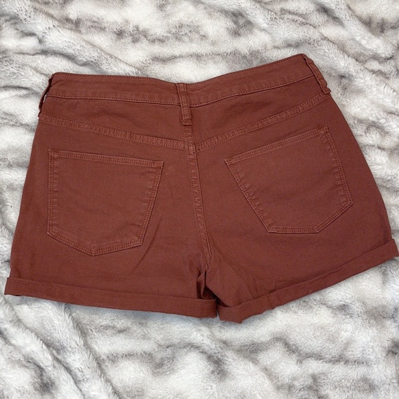 High Rise Midi Shorts - Picture 2 of 4
